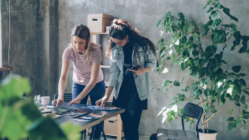 Originality Under Scrutiny: Separating Influence from Imitation in a Collaborative Practice